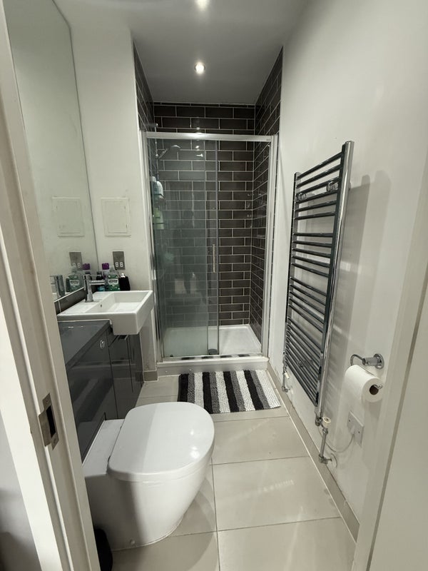 Room Lock Side Way in Greater London