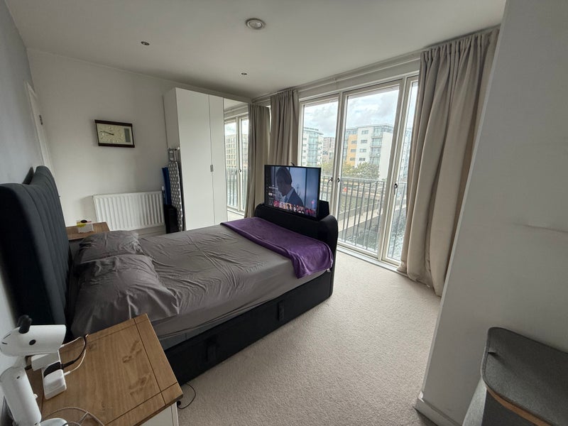 Room Lock Side Way in Greater London