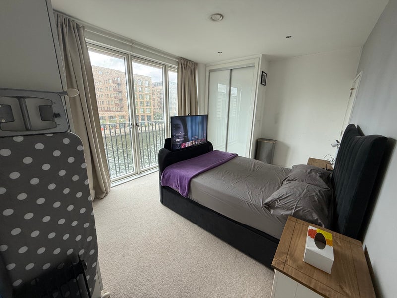 Room Lock Side Way in Greater London