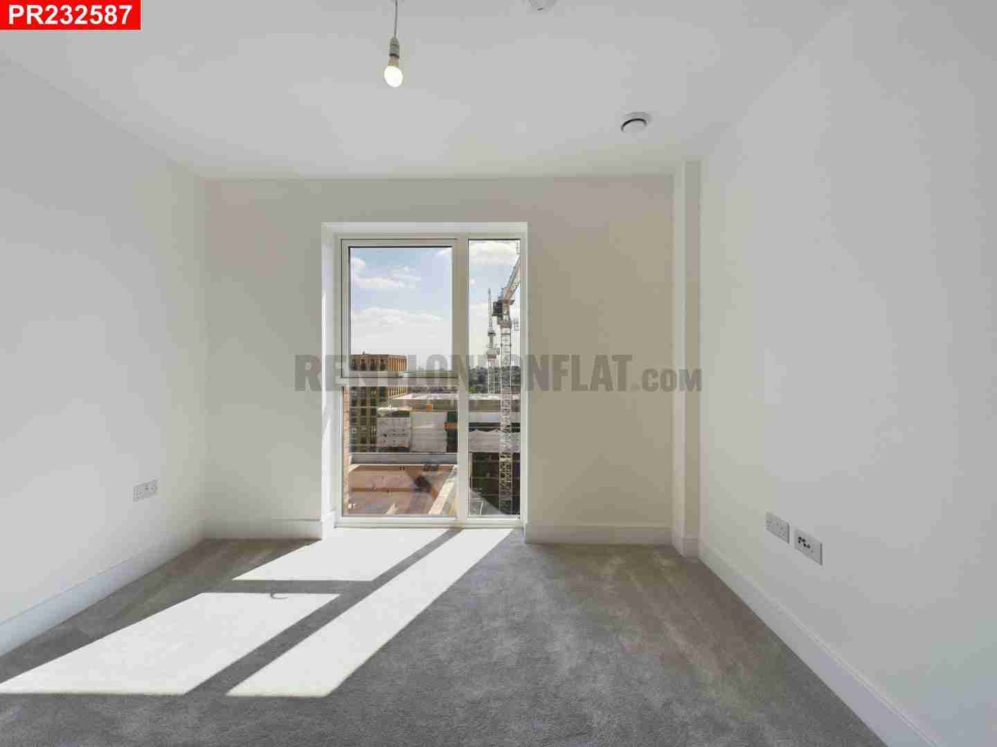 Flat Heritage Avenue in Greater London