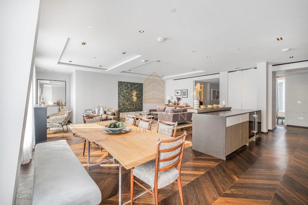 Flat Great Newport Street in City of Westminster