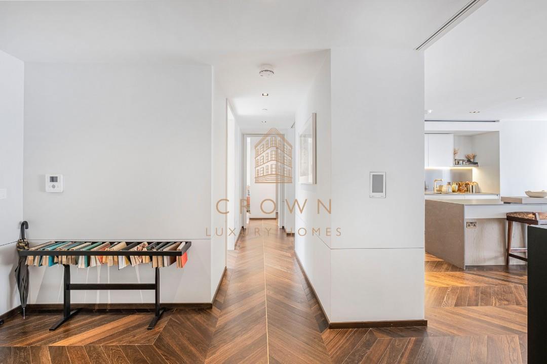Flat Great Newport Street in City of Westminster