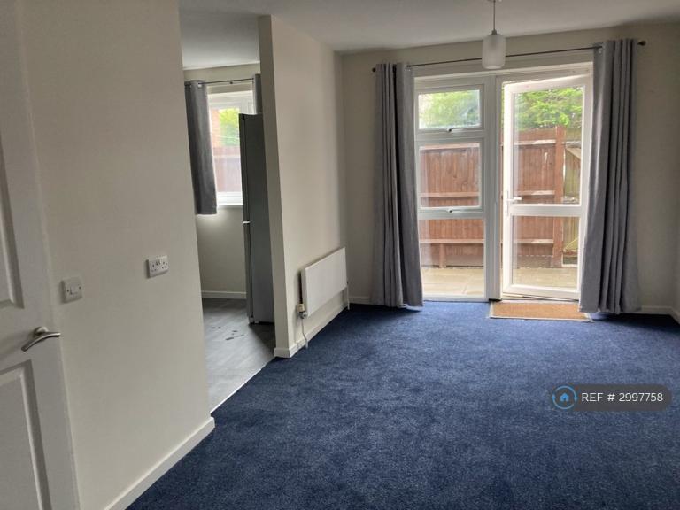 Flat Aldwick Road in Arun