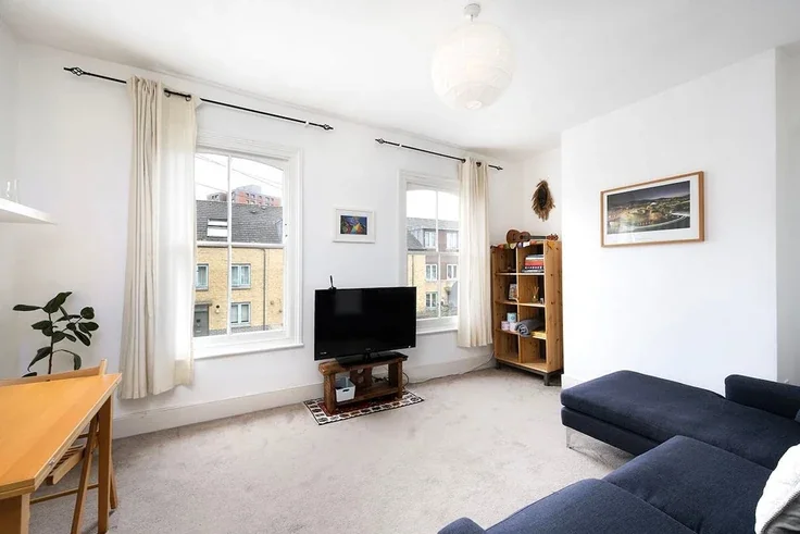 Flat Barlborough Street in Greater London