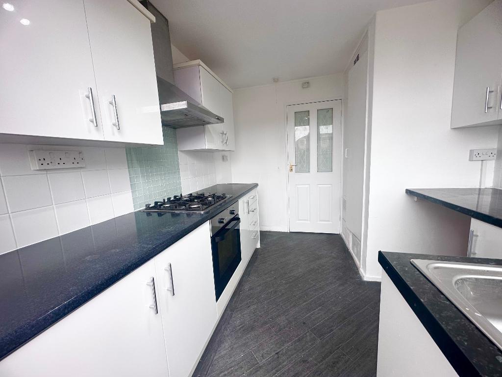 Flat Hawkinge Walk in Greater London