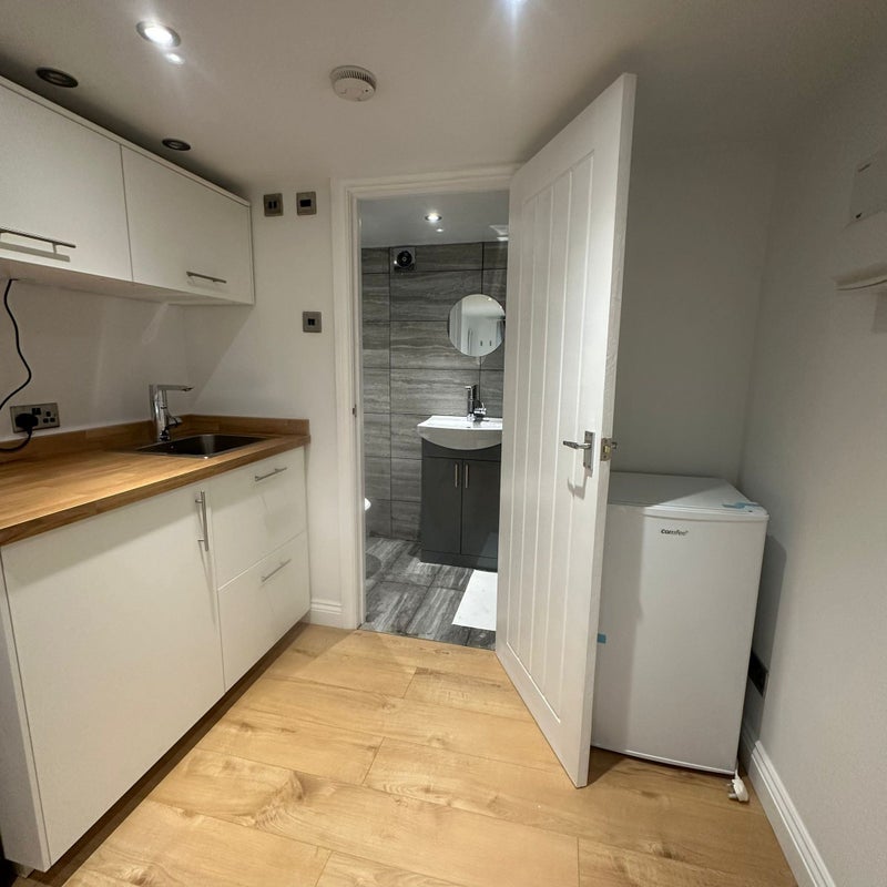 Room Hickings Lane in Nottingham