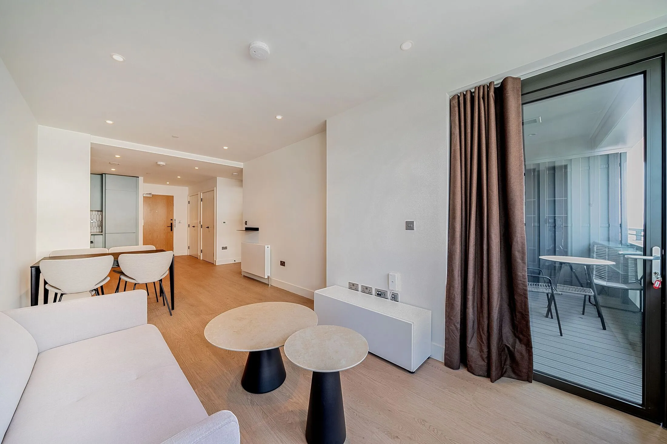 Flat Wrottesley Road in Greater London