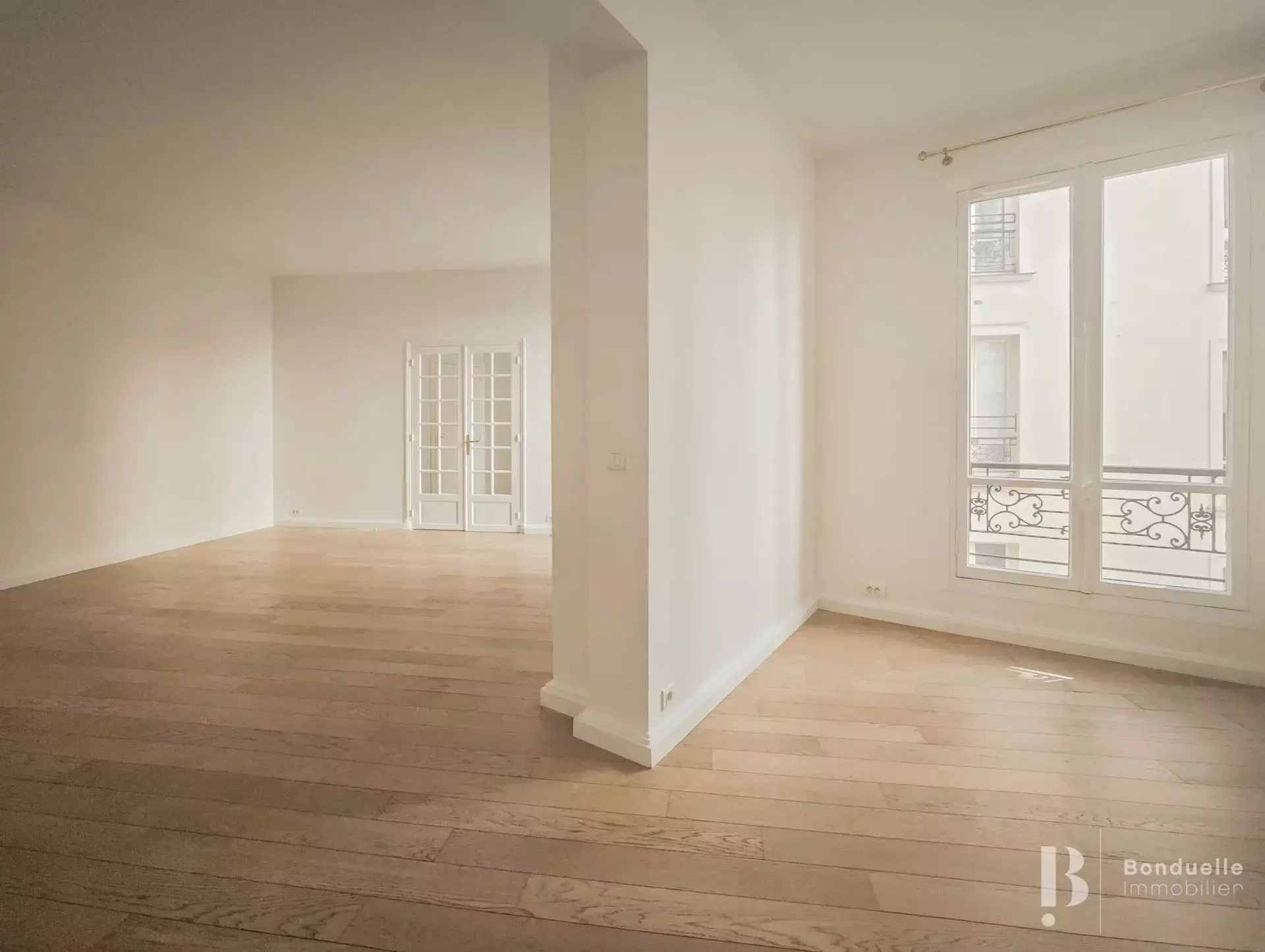 Flat Rue Littré in Paris