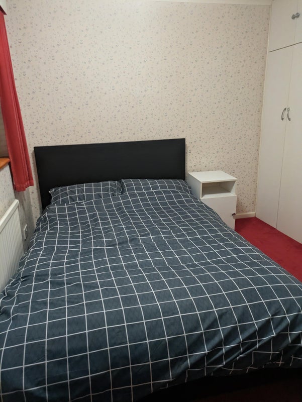 Room York Road in Crawley