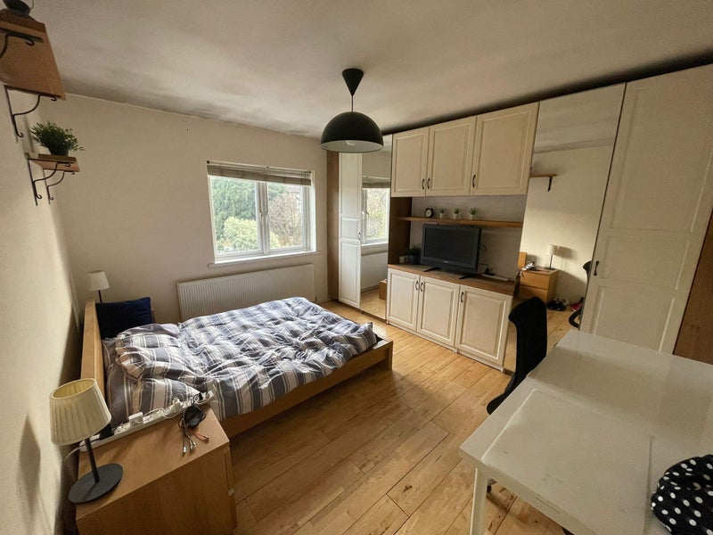 Room Drayton Bridge Road in Greater London