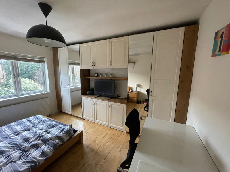Room Drayton Bridge Road in Greater London