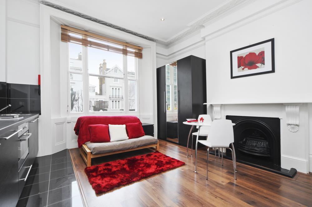 Flat Kensington Park Road in Greater London