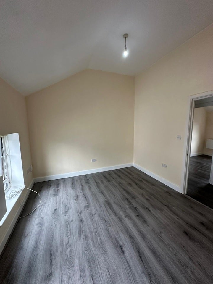 Flat Alma Street in Luton