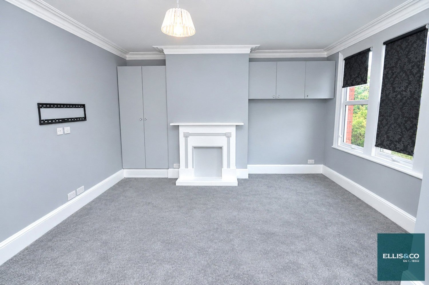 Flat Squires Lane in Greater London