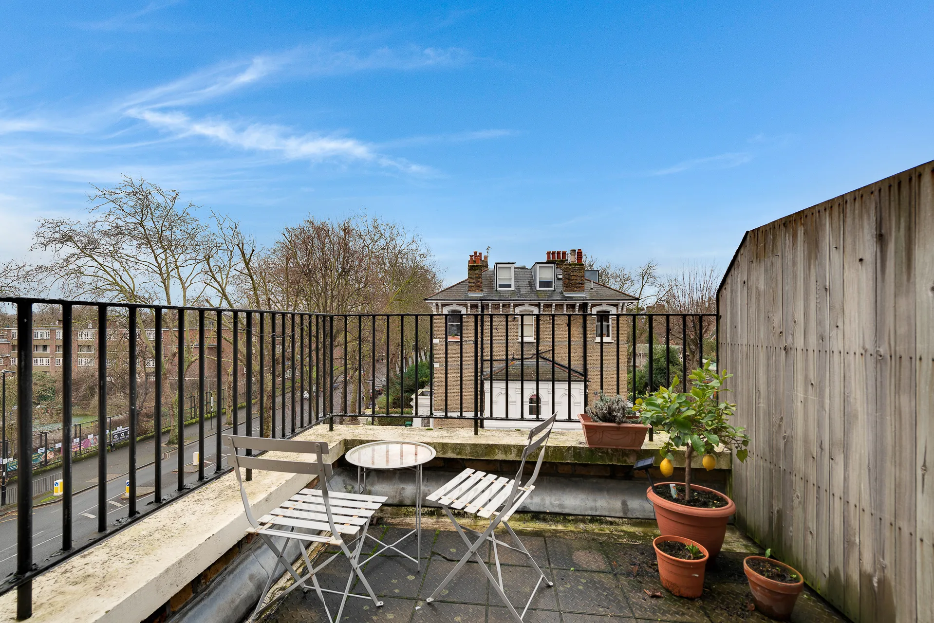 Flat Balfour Road in Greater London