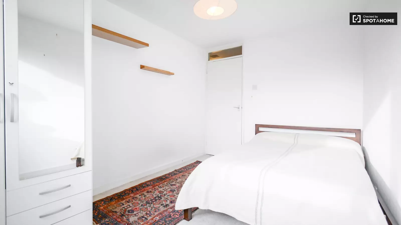 Room Tavistock Road in City of Westminster