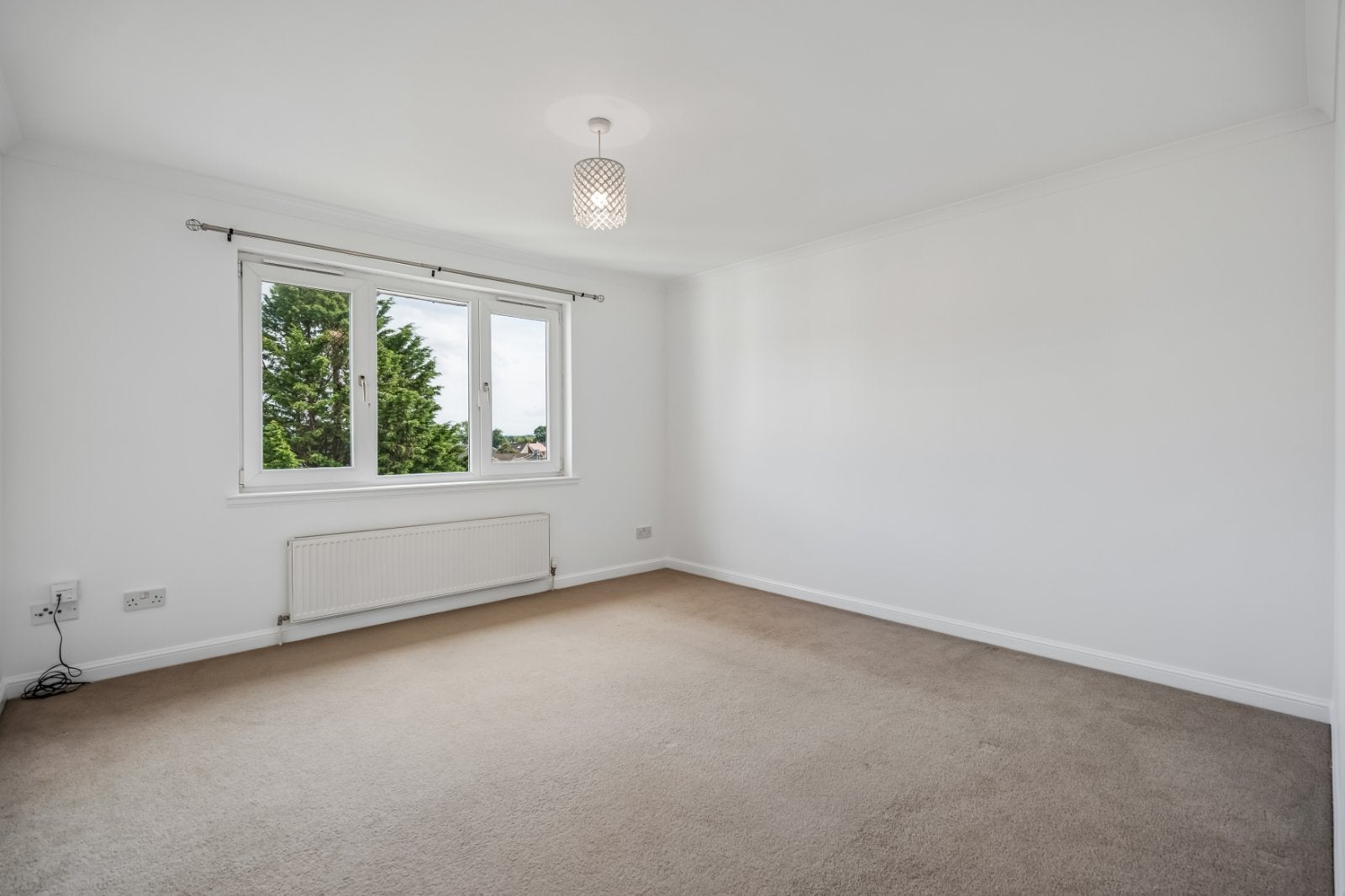 Flat Broomhill Court in Stirling