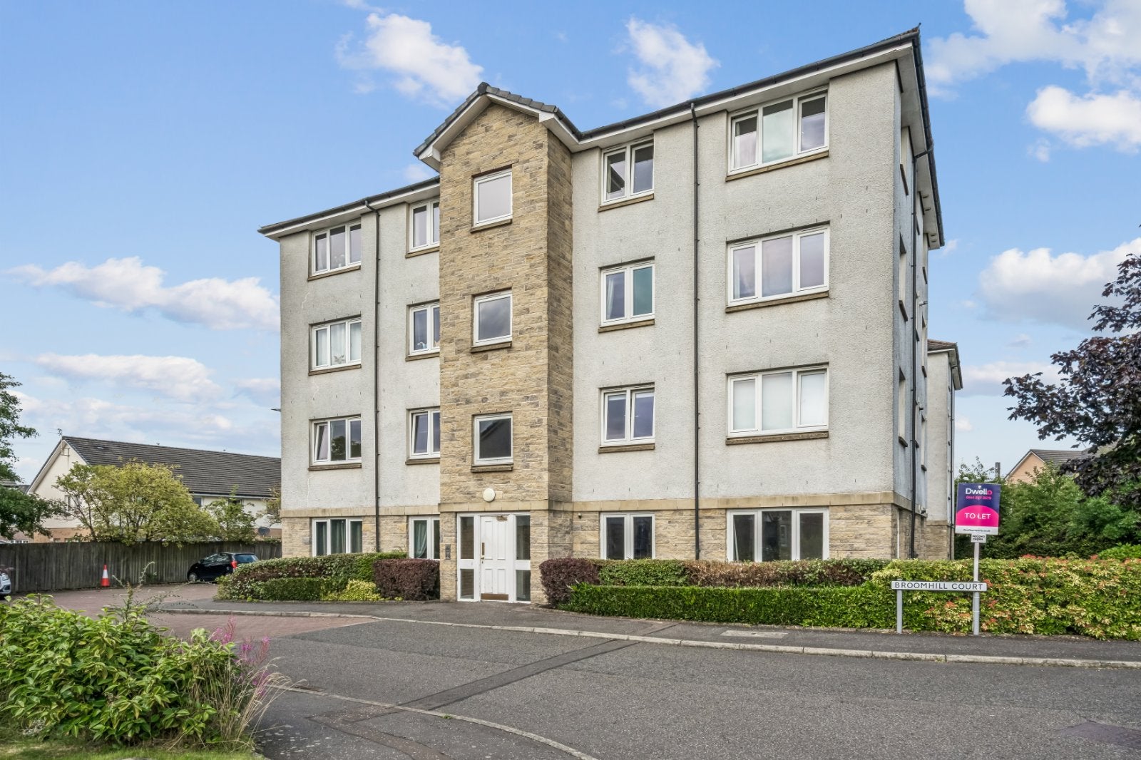 Flat Broomhill Court in Stirling