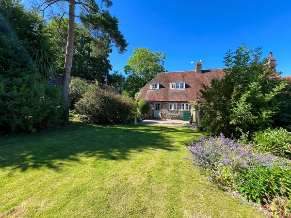 Flat Church Lane in Chalvington with Ripe