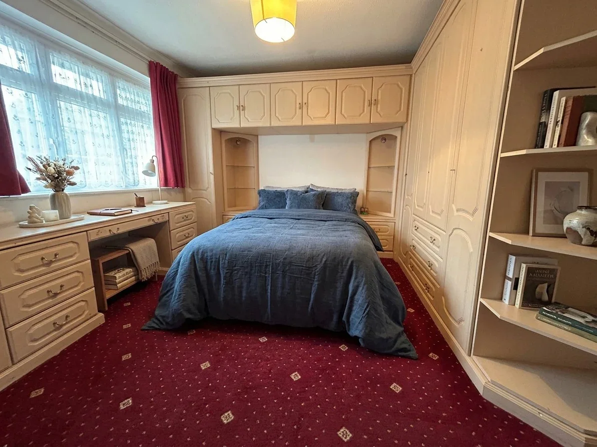 Room Fairfield Road in Greater London