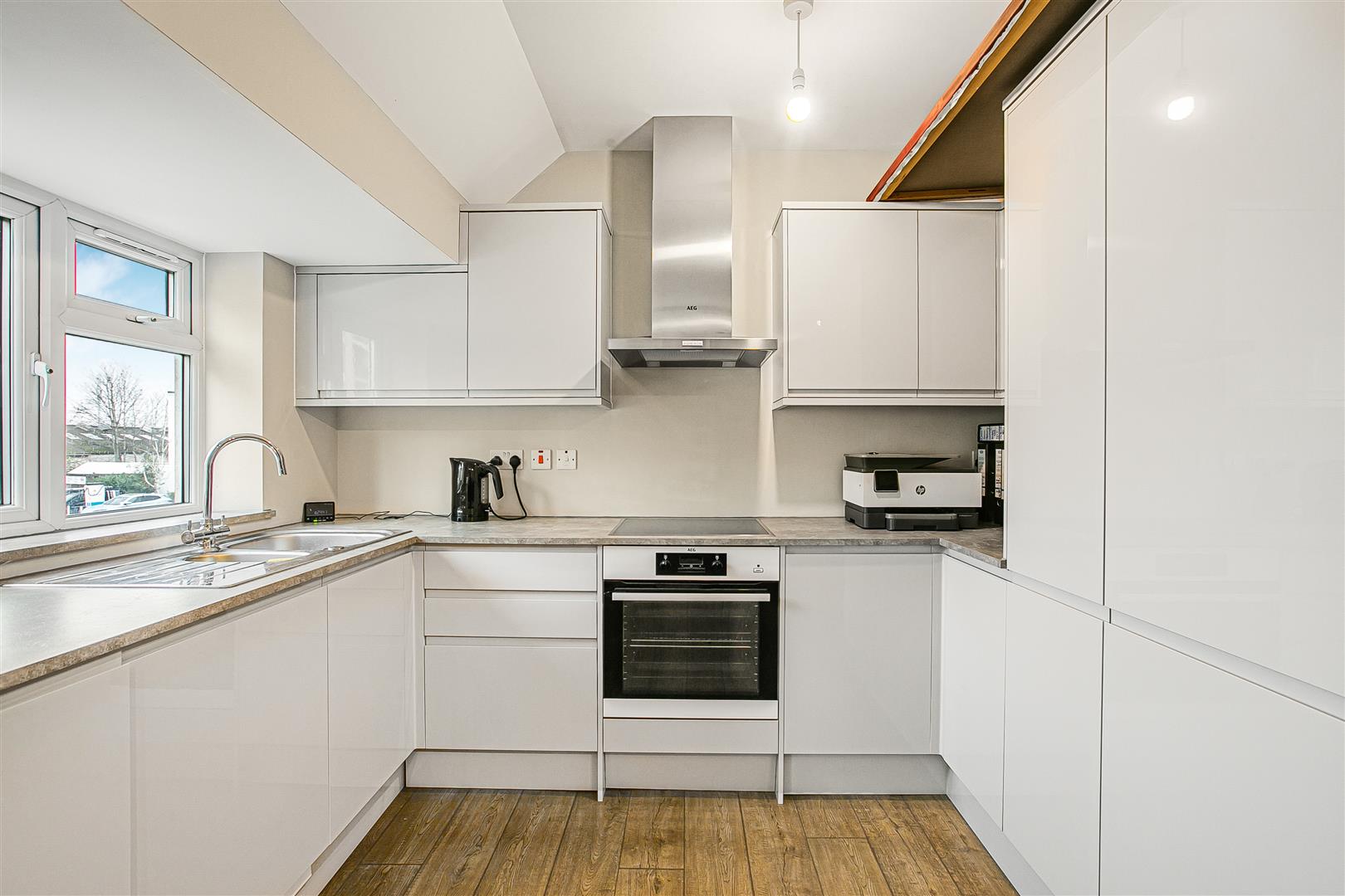 Flat Kingston Road in Greater London
