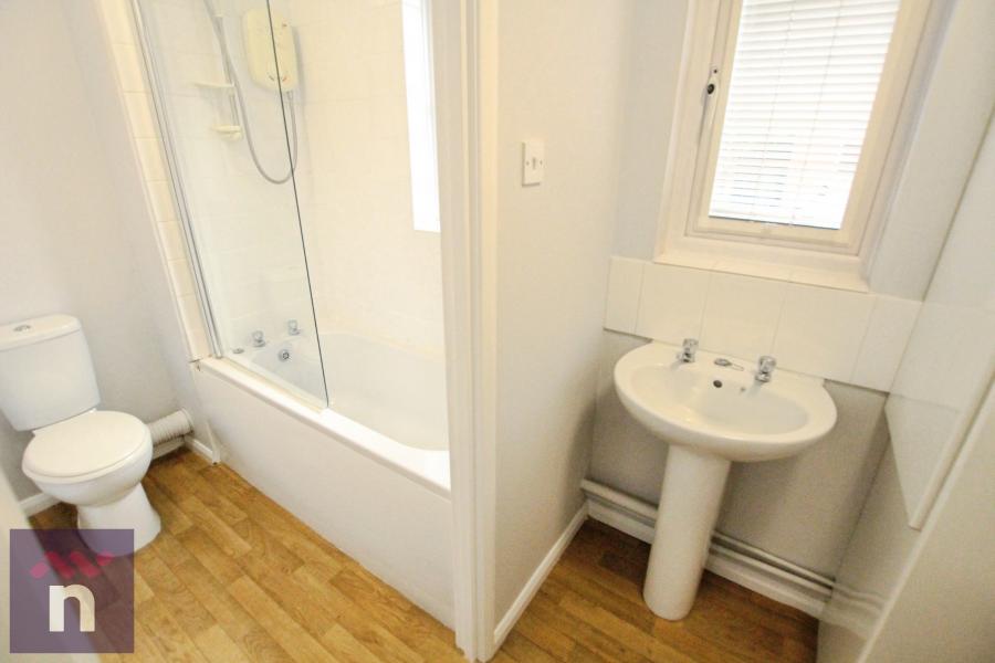 Flat Tom Price Close in Cheltenham