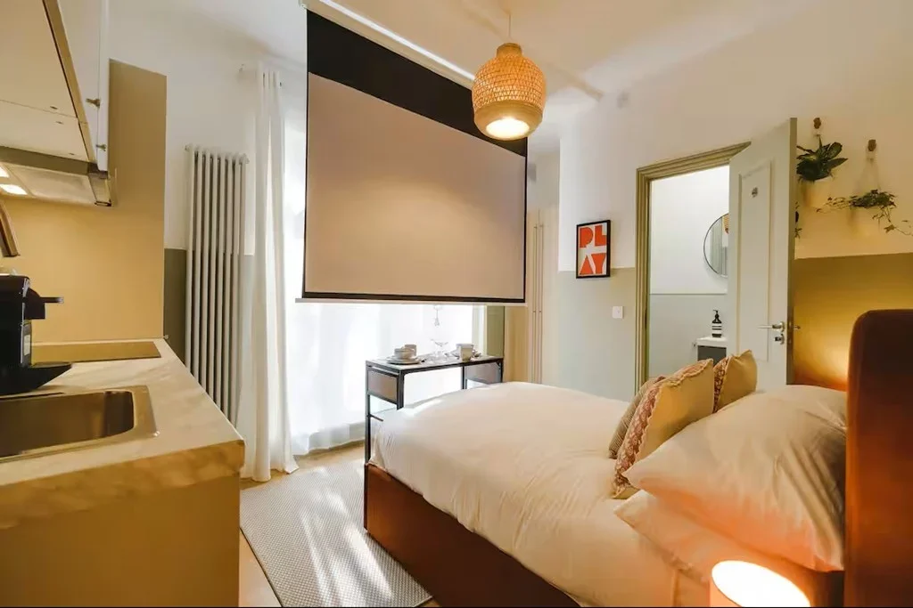Flat Girdlers Road in Greater London