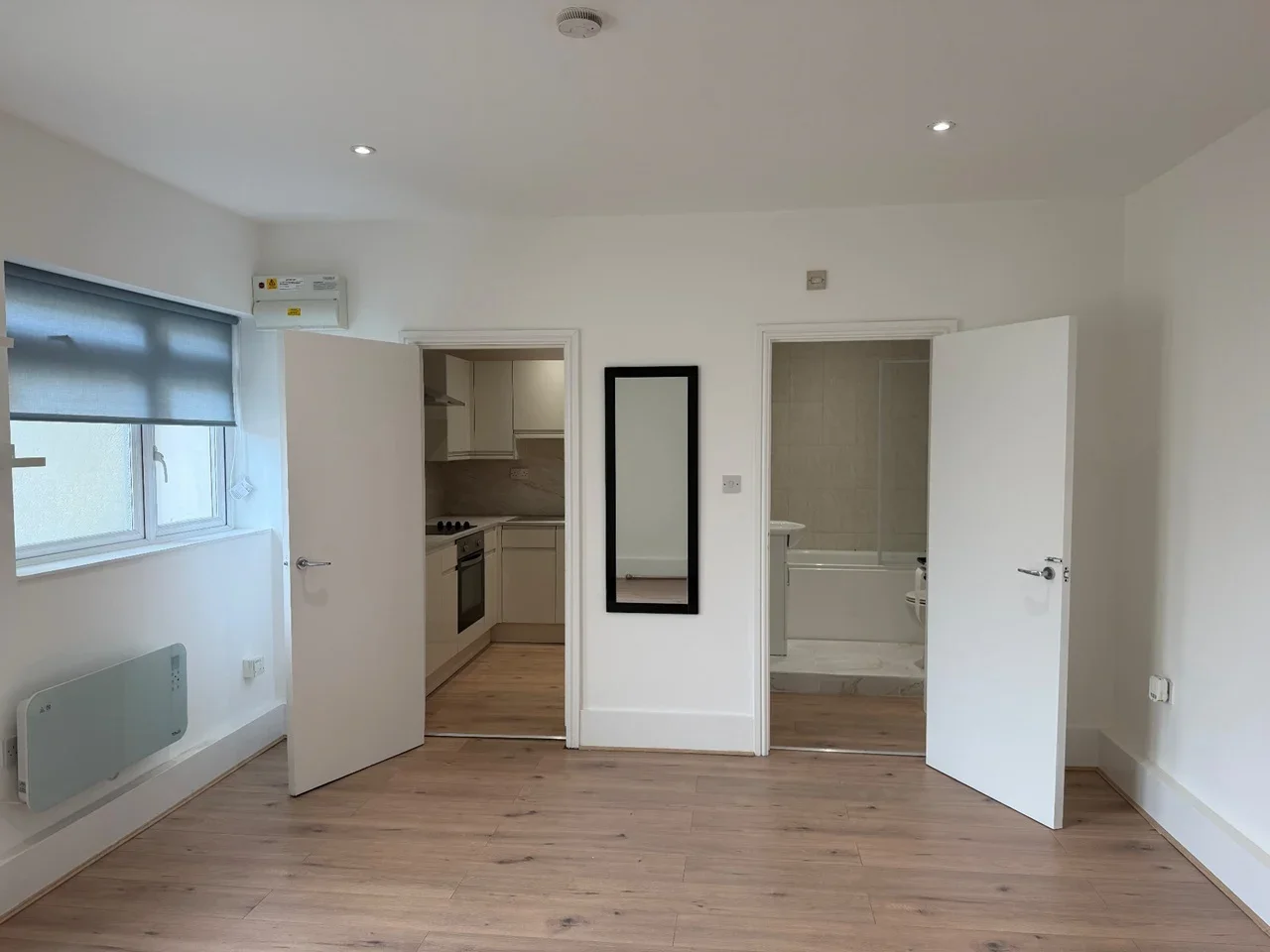 Flat Whymark Avenue in Greater London