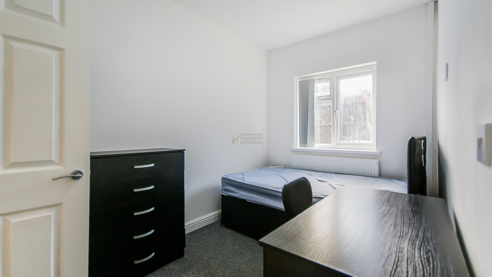 Room Blossom Avenue in Birmingham