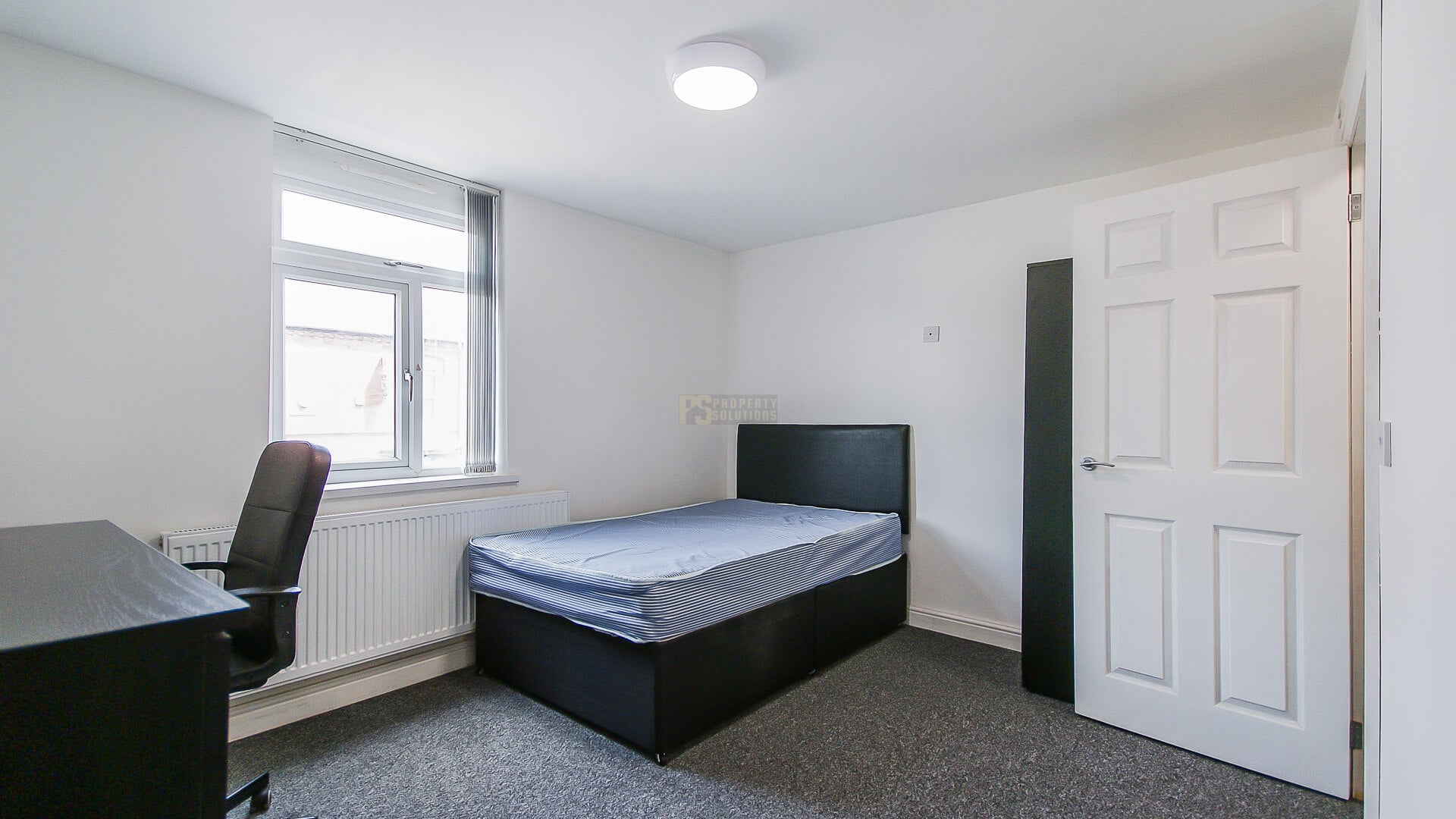 Room Blossom Avenue in Birmingham