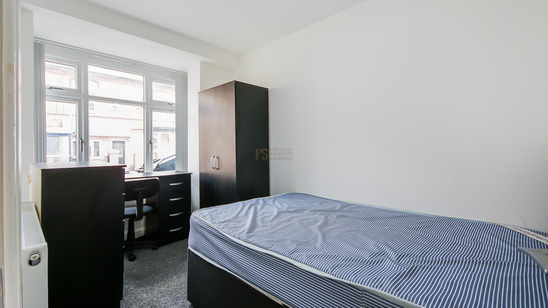 Room Blossom Avenue in Birmingham