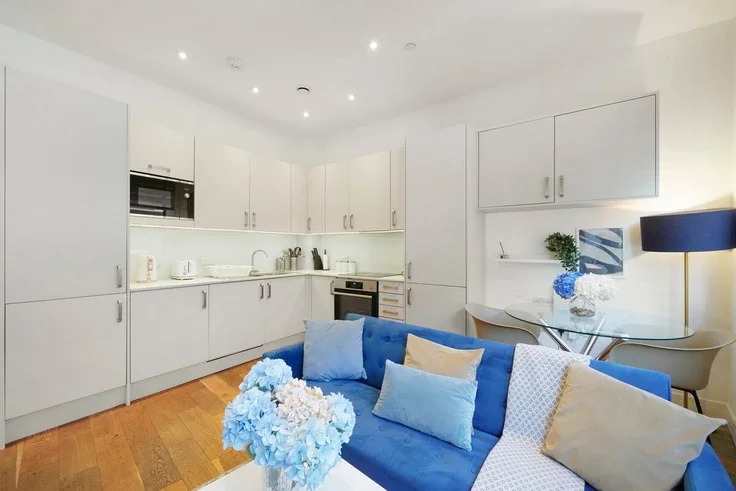Flat Victoria Road in Greater London