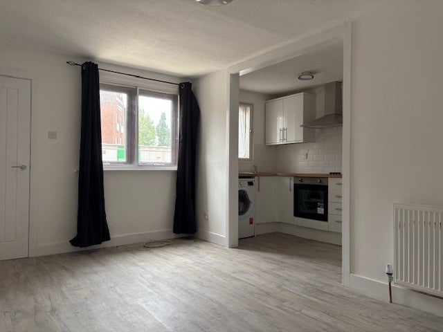 Flat Robinson Row in Hull