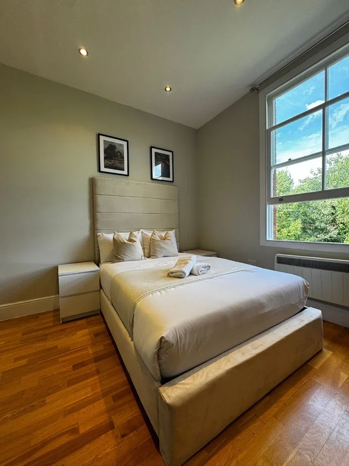 Flat Northwest Place in London