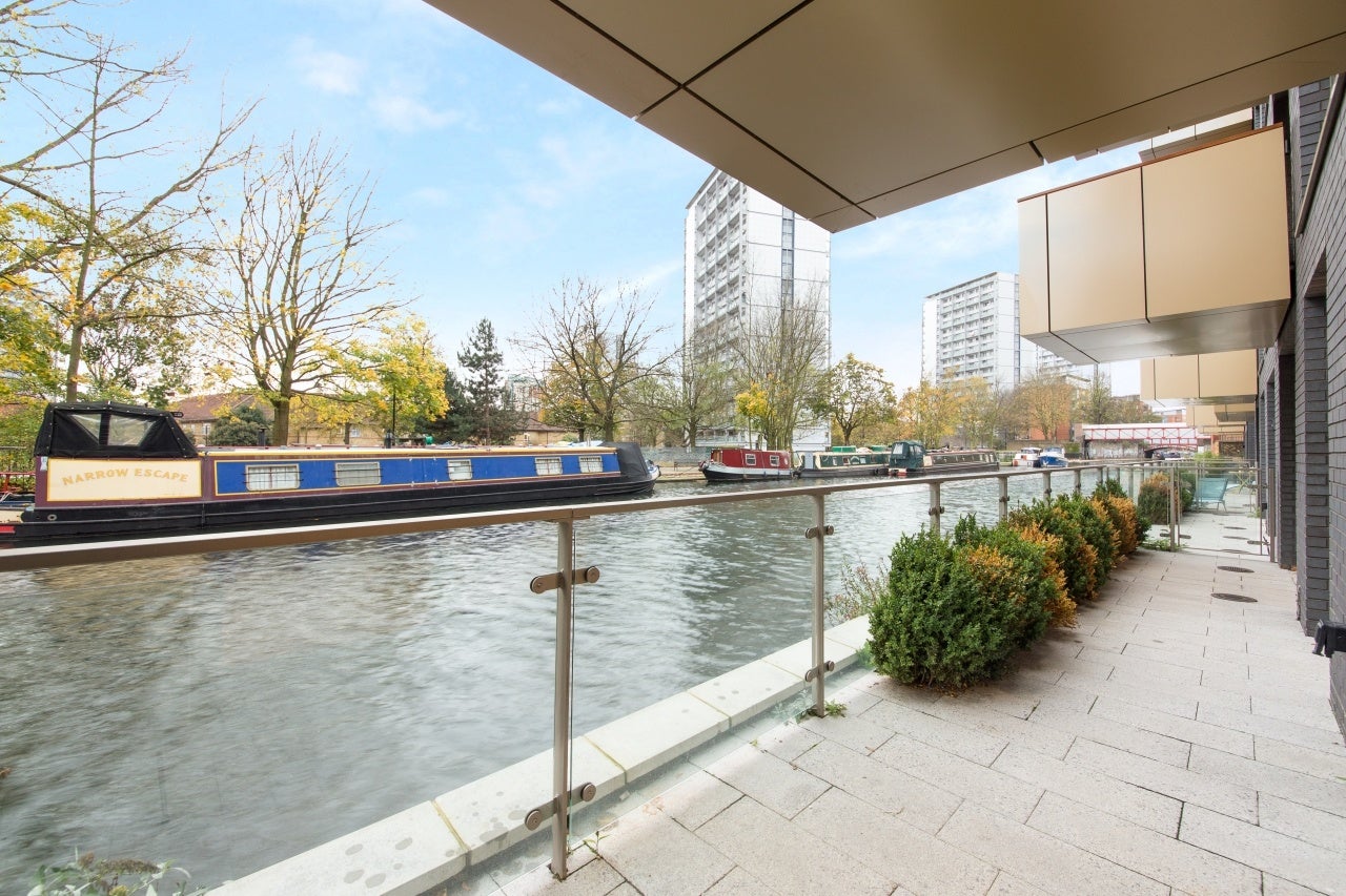 Flat Amberley Road in City of Westminster