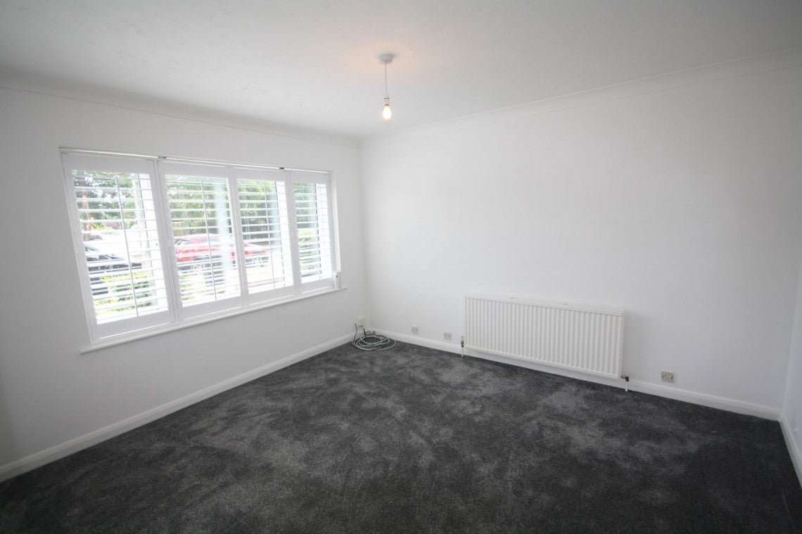 Flat Pinewood Green in Iver Heath
