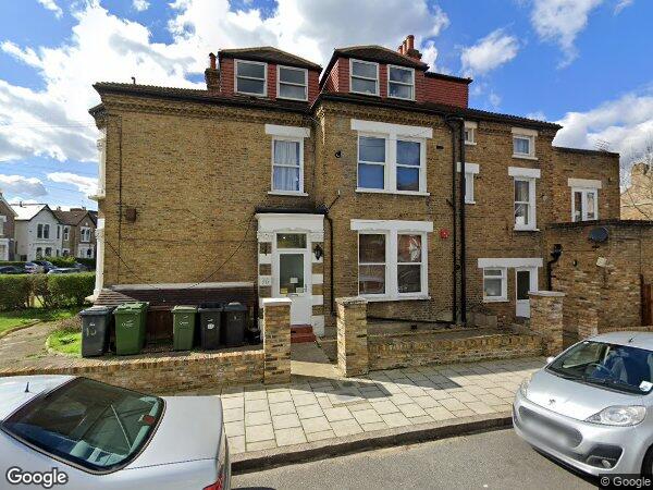 Flat Tankerville Road in Greater London