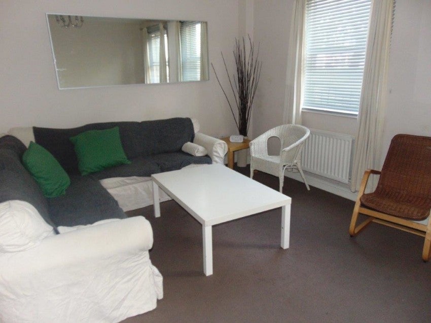 Flat North Front in Southampton