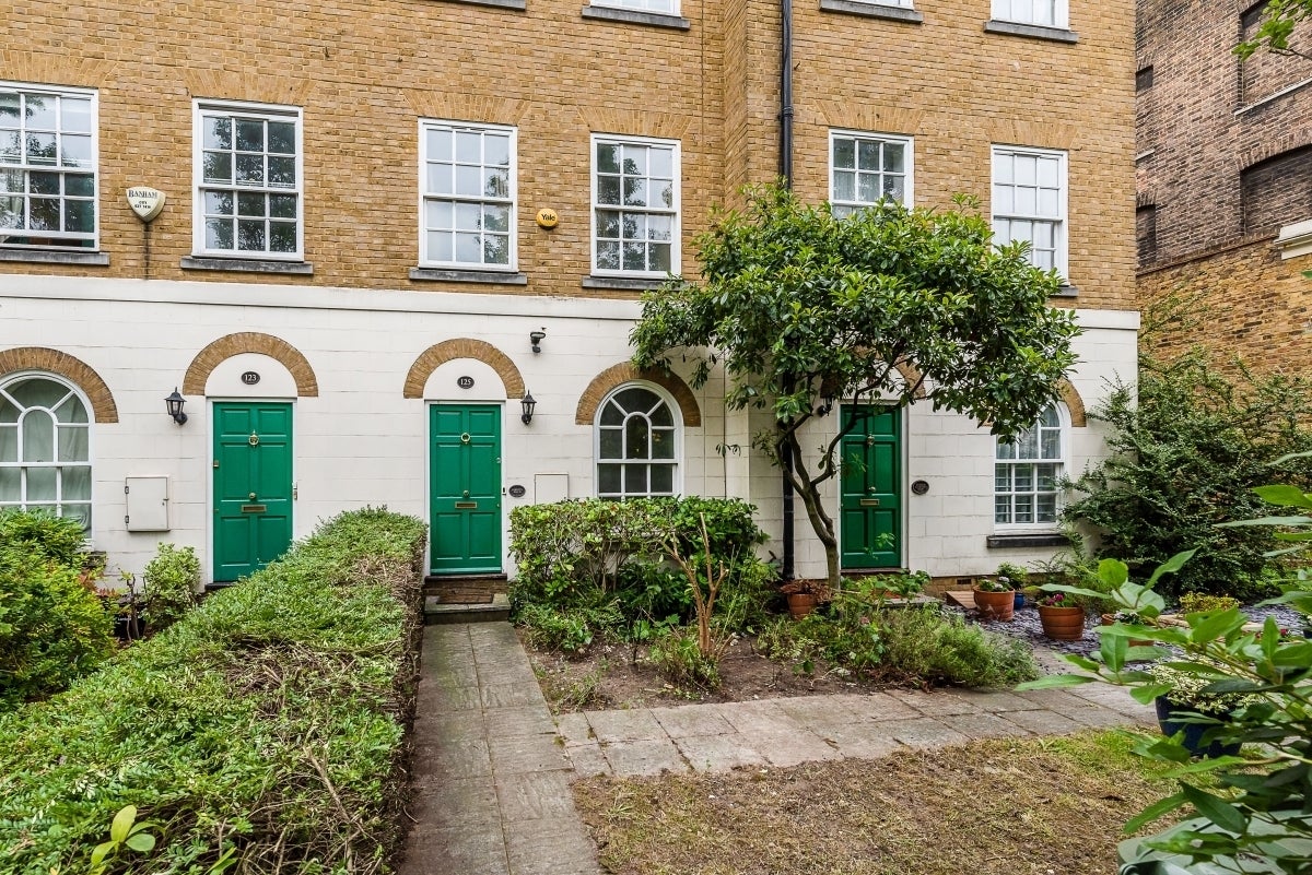 House Clapham Road in Greater London