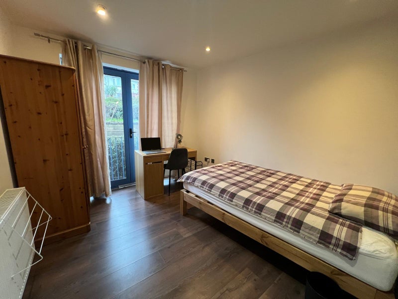 Room Clive Road in Redditch