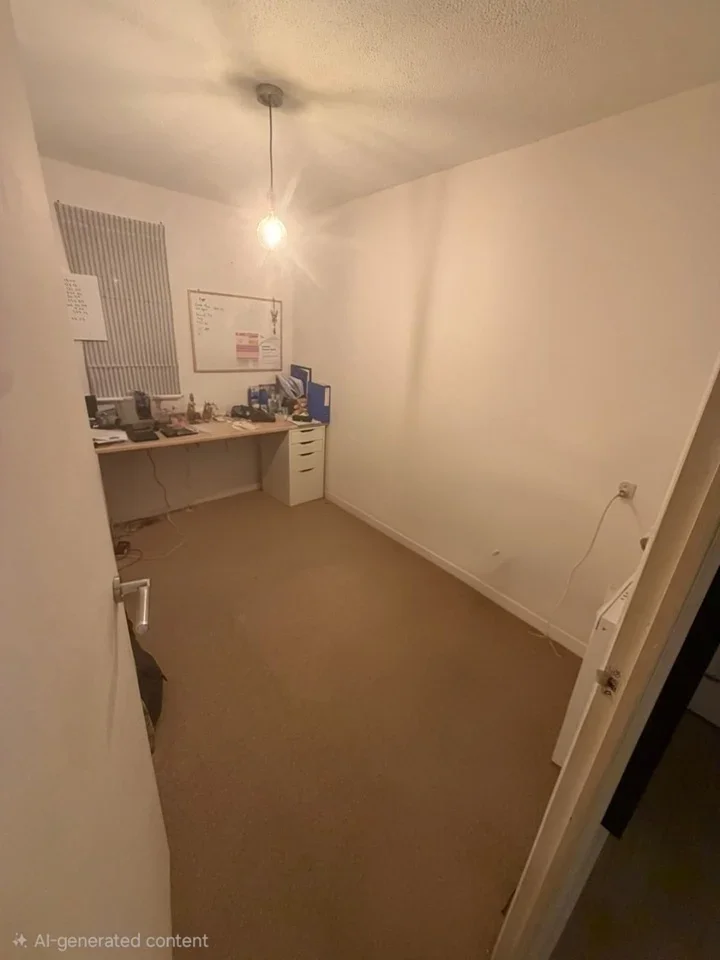 Flat Victoria Way in Greater London