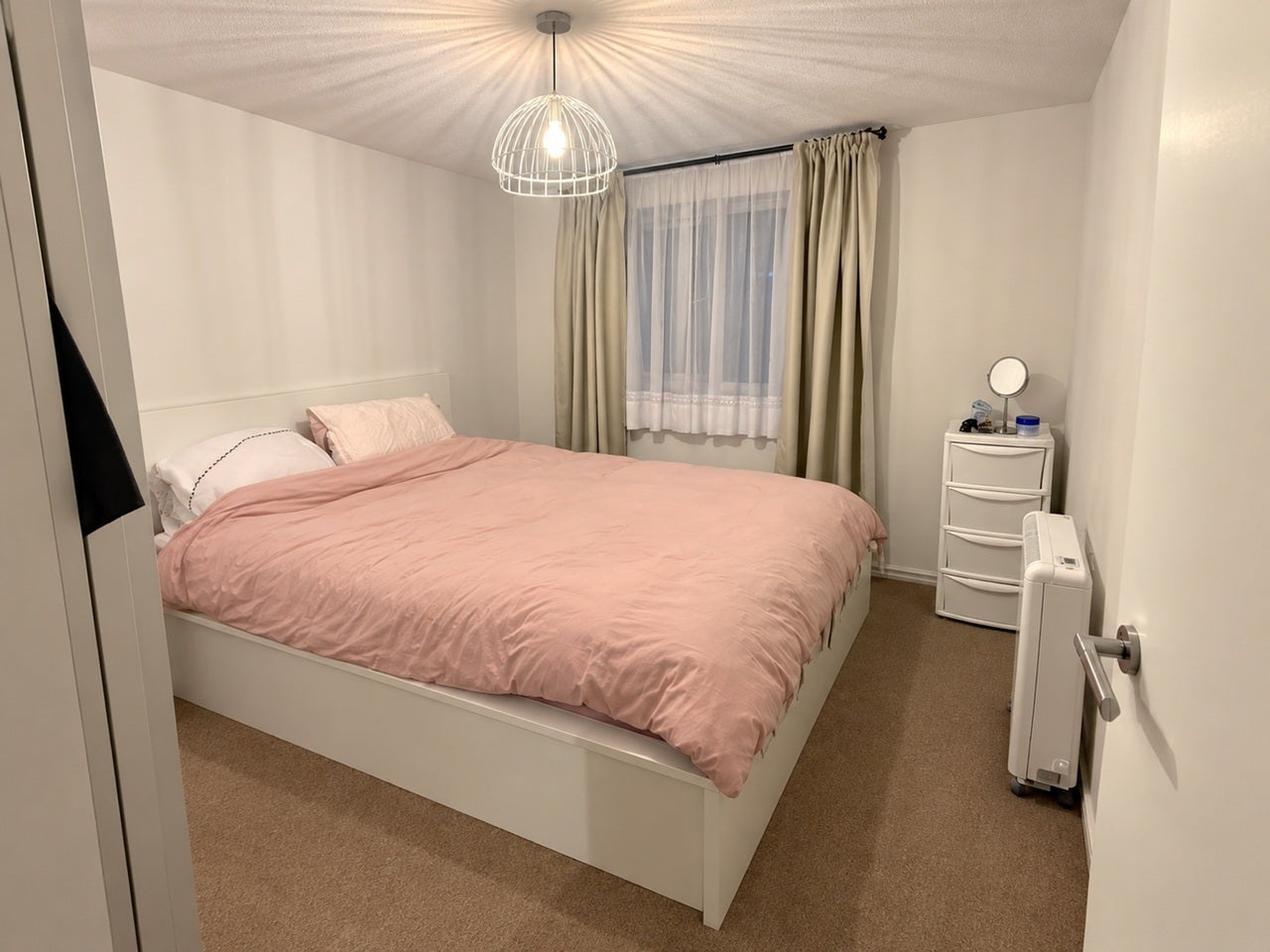 Flat Victoria Way in Greater London