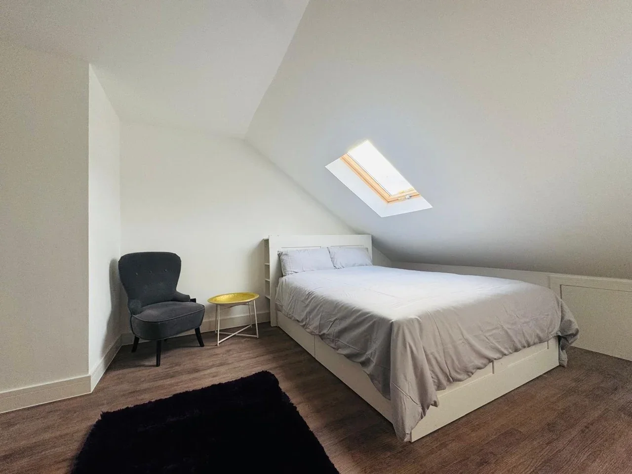 Flat Brenthurst Road in Greater London