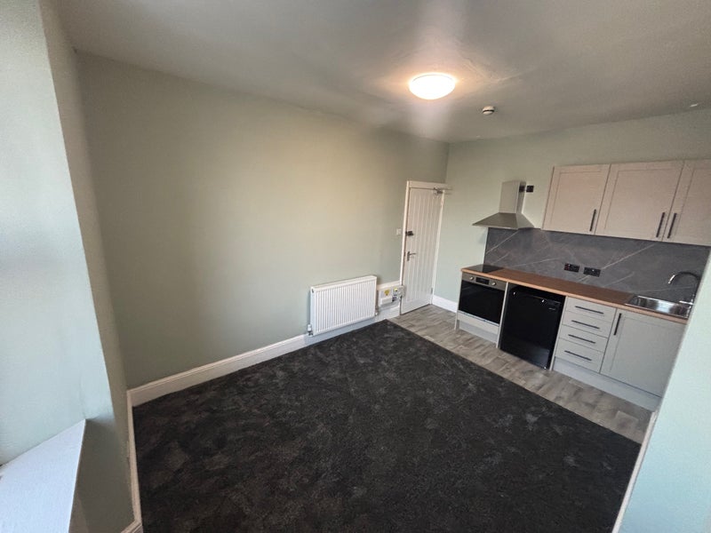 Room Elliston Road in Bristol