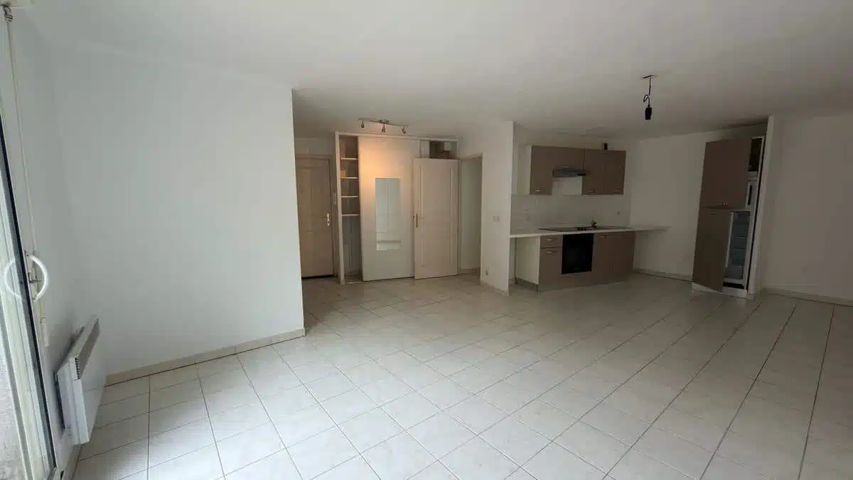Appartement Avenue André Zénatti à Marseille