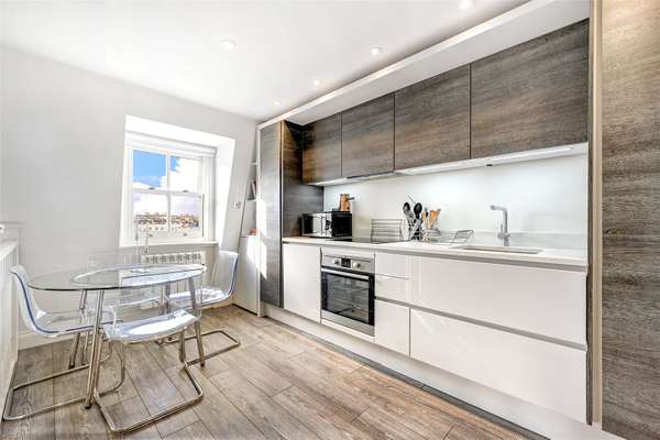 Flat Belgrave Road in City of Westminster