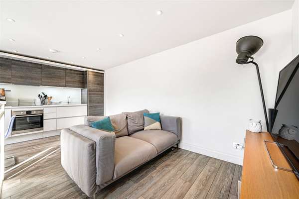 Flat Belgrave Road in City of Westminster