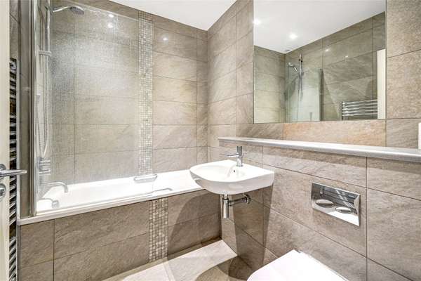 Flat Belgrave Road in City of Westminster