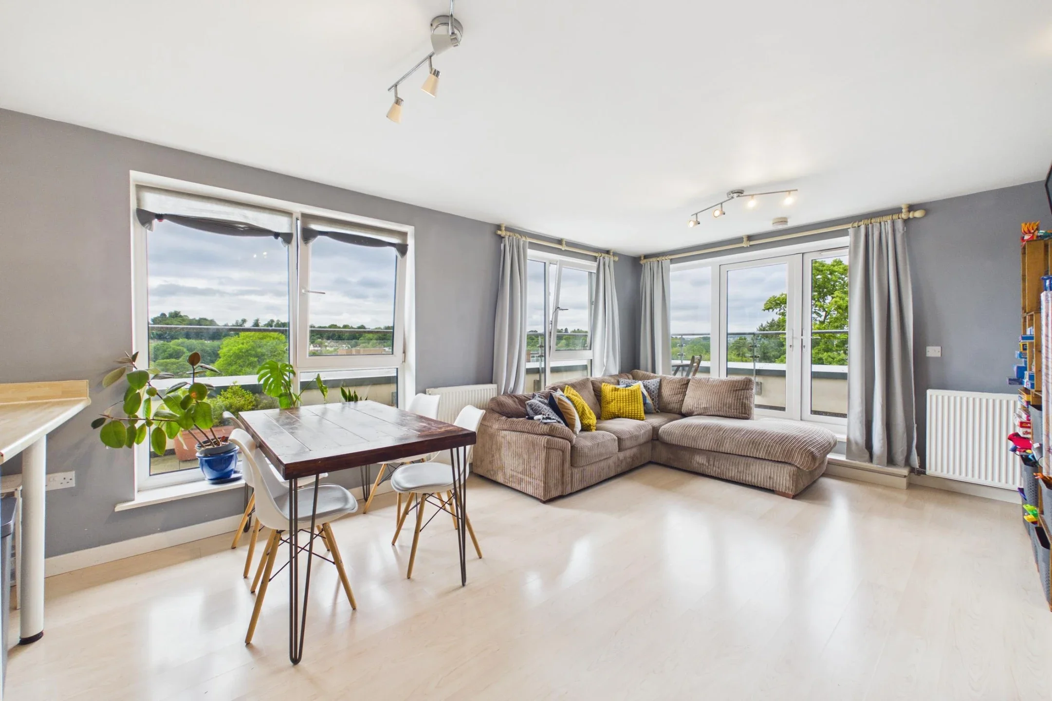 Flat Midland Road in Dacorum