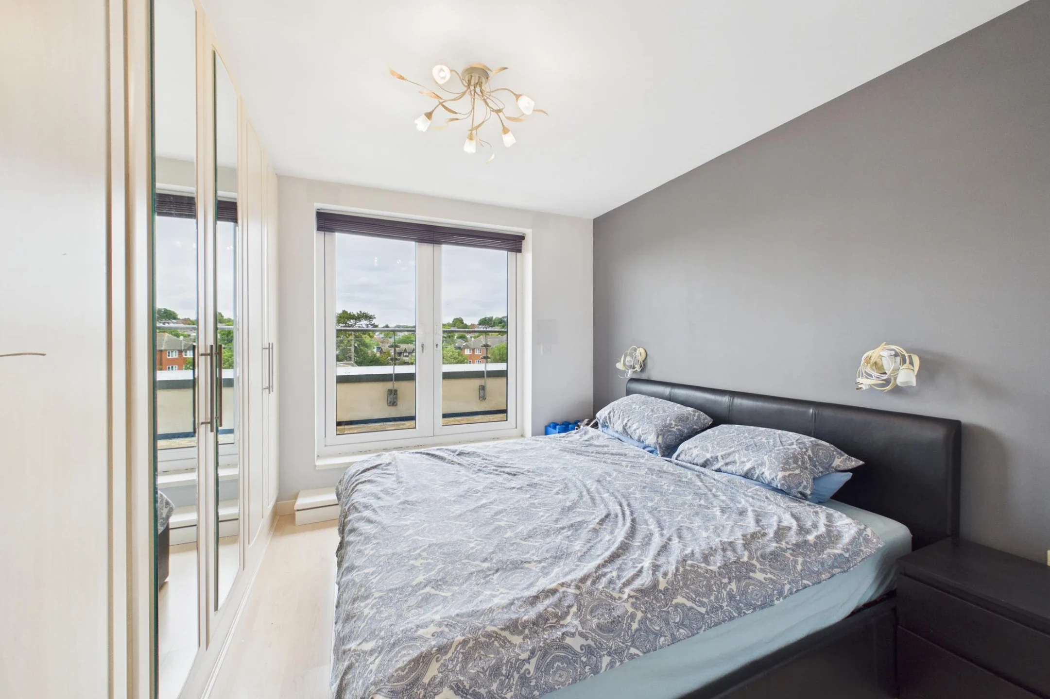 Flat Midland Road in Dacorum